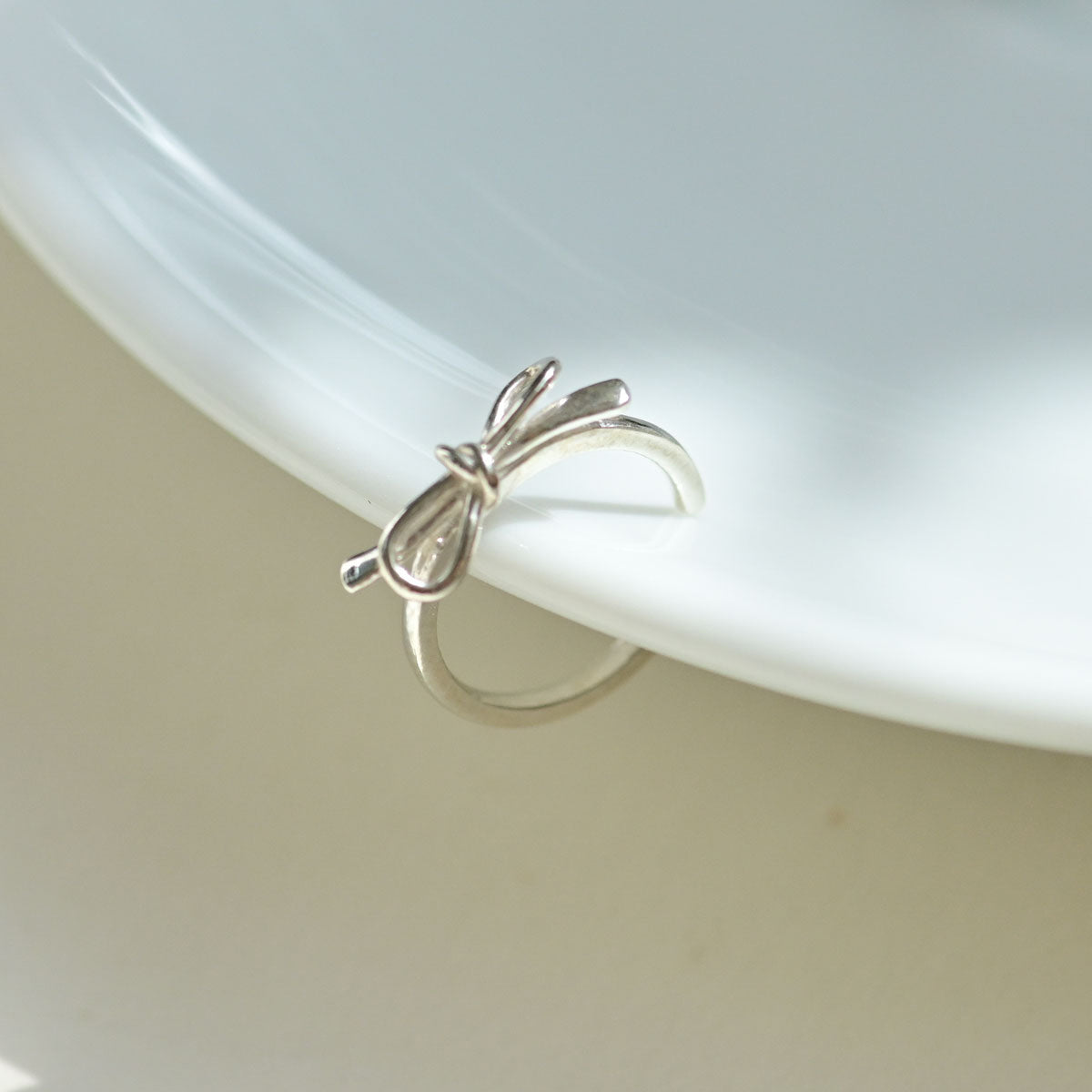 Silver Ribbon Earcuff