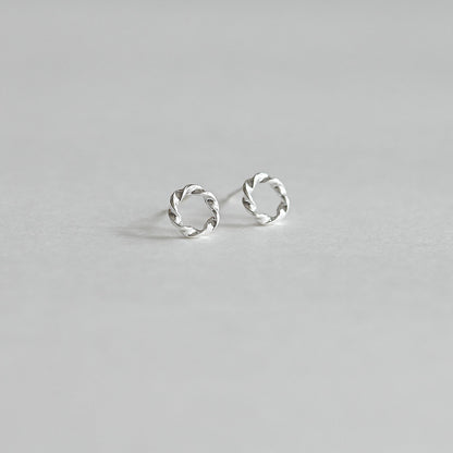 Twilly Stud Earrings (2 Colors).