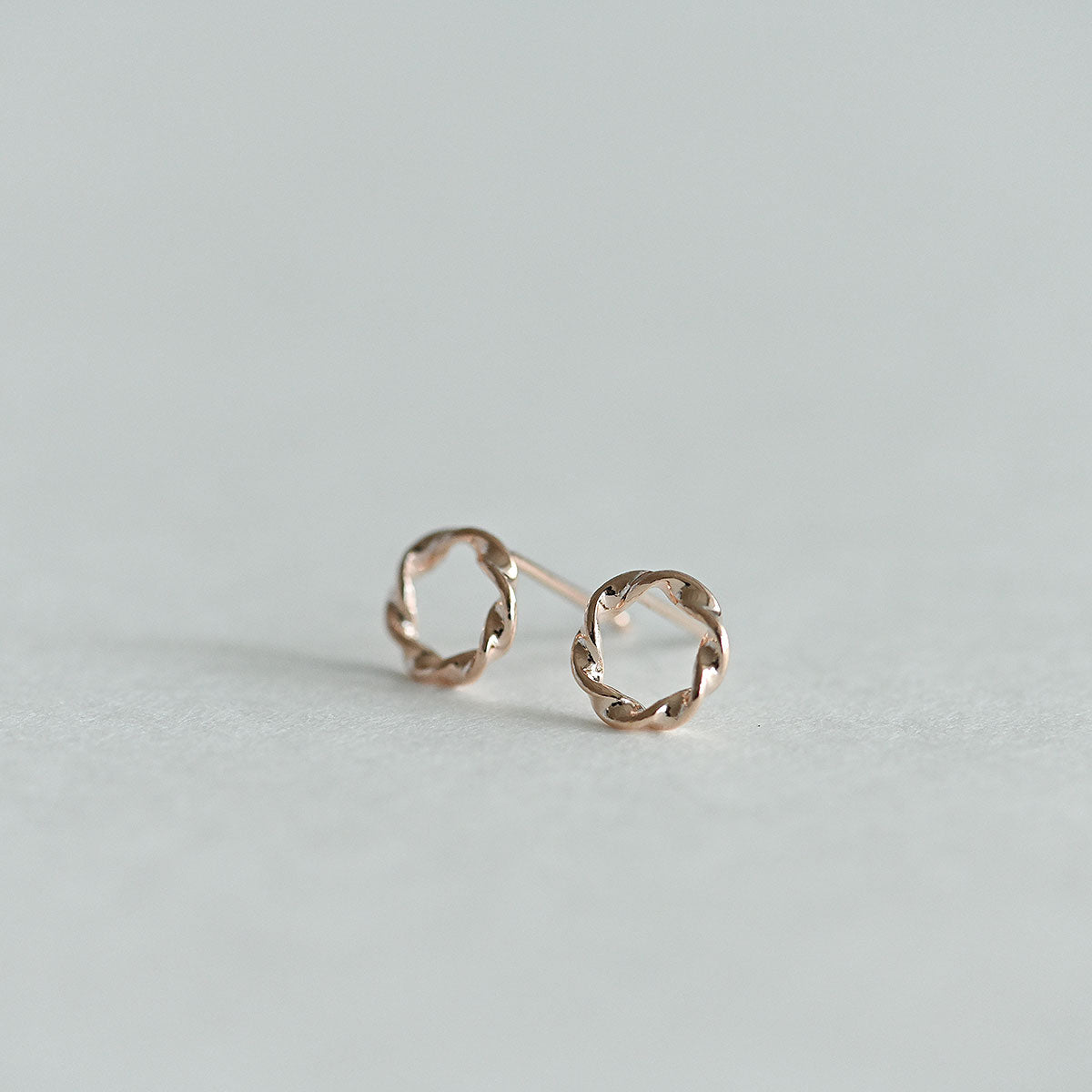 Twilly Stud Earrings (2 Colors).