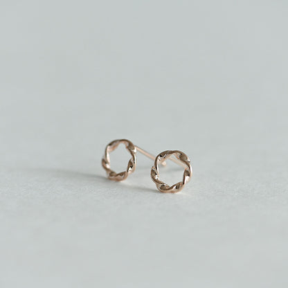 Twilly Stud Earrings (2 Colors).