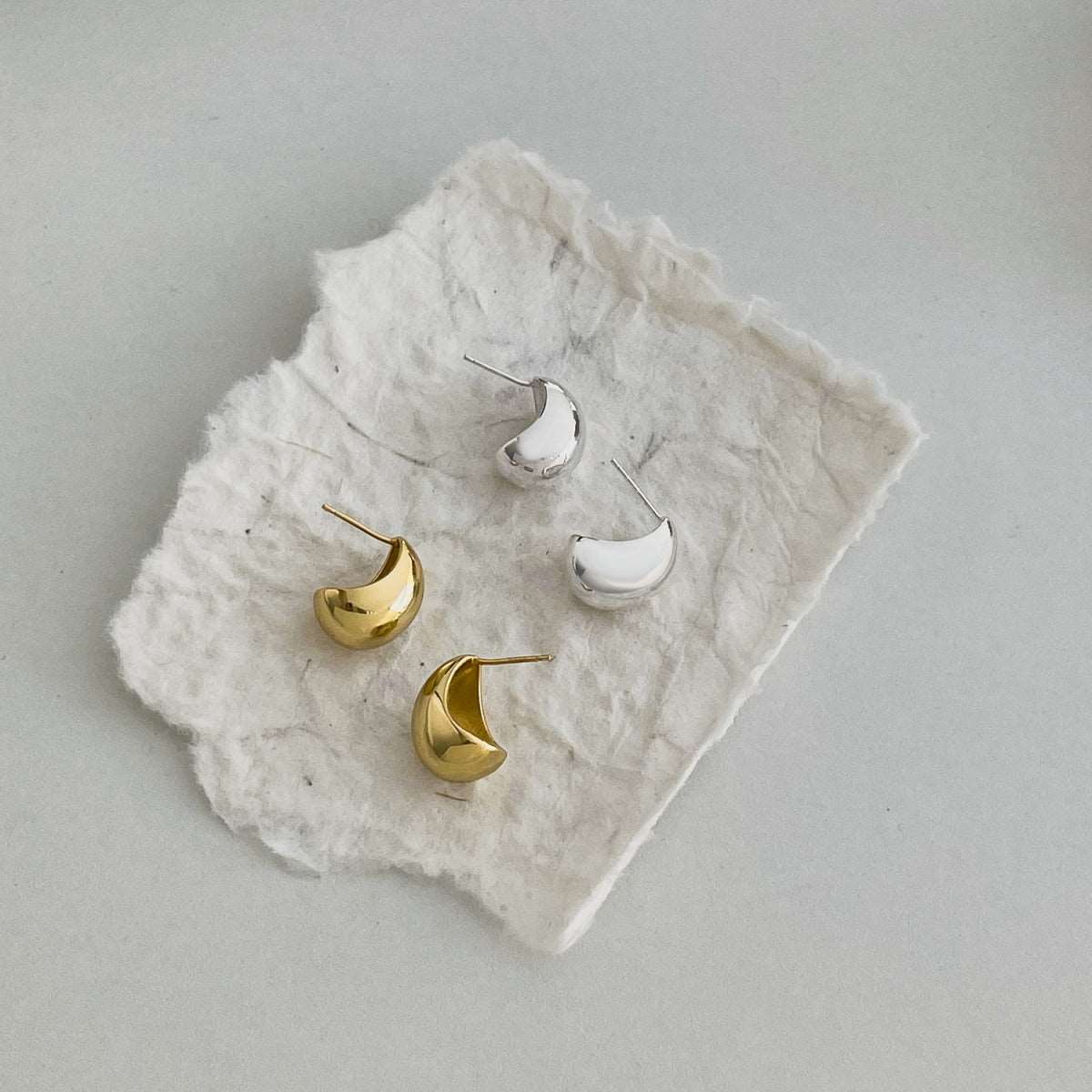 Water Drop Earrings (2 Colors)