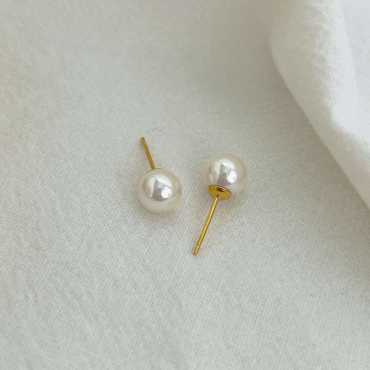 Simple Pearl Earrings (2 Sizes)