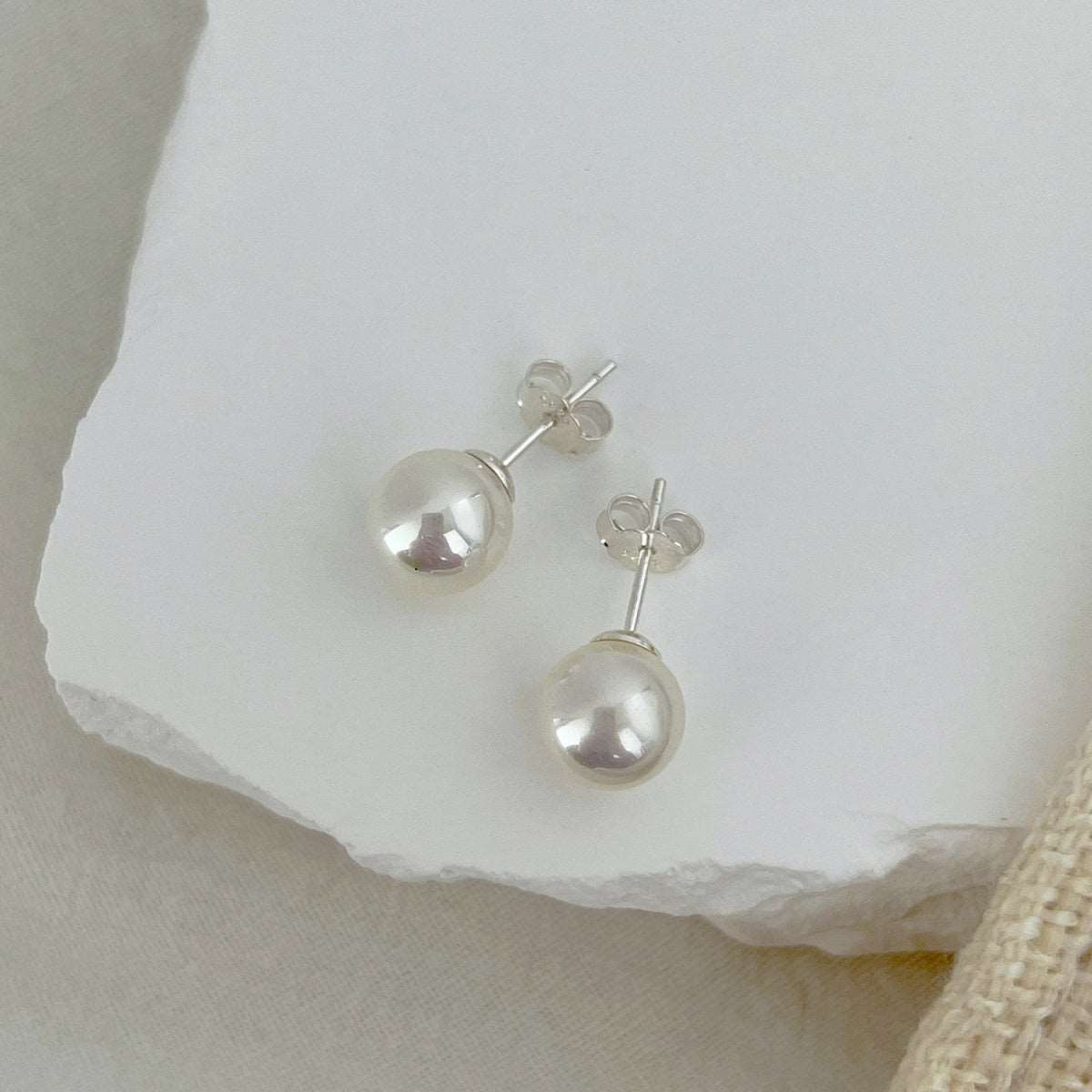 Simple Pearl Earrings (2 Sizes)