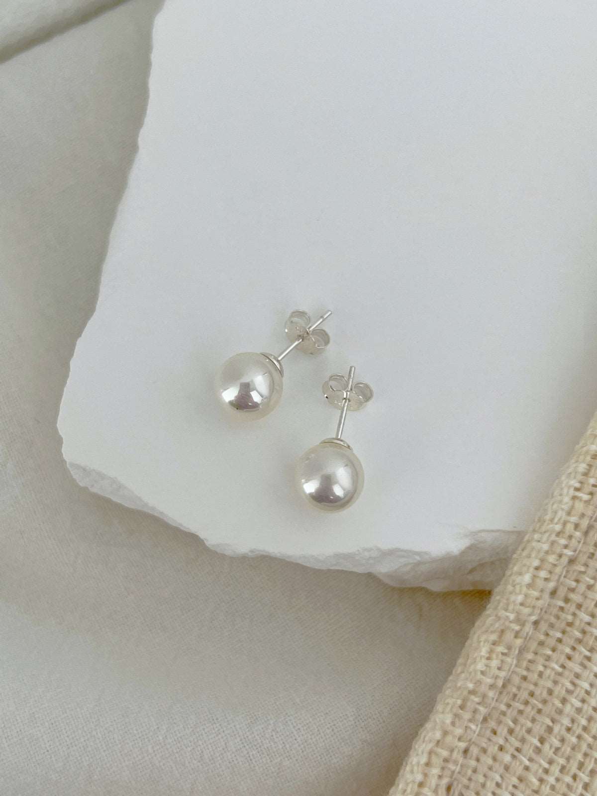 Simple Pearl Earrings (2 Sizes)