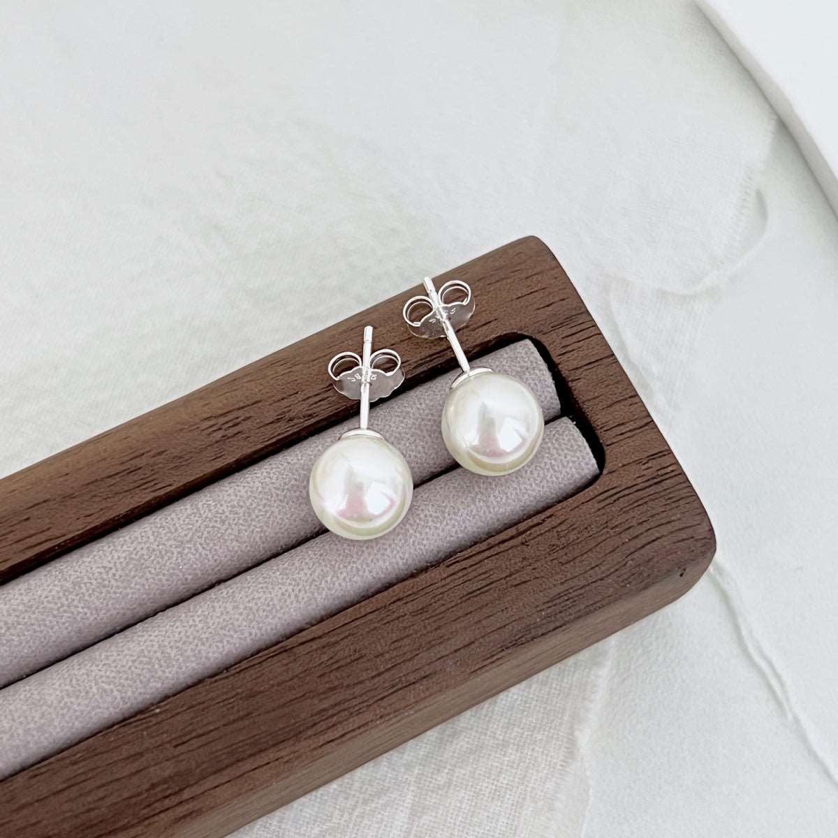 Simple Pearl Earrings (2 Sizes)