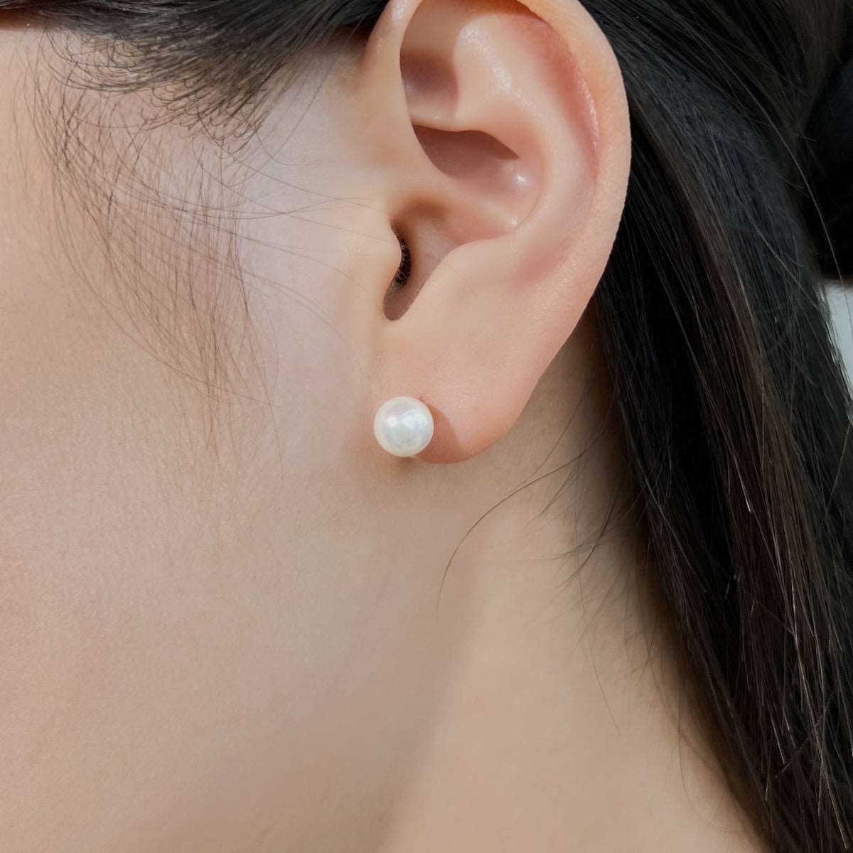 Simple Pearl Earrings (2 Sizes)