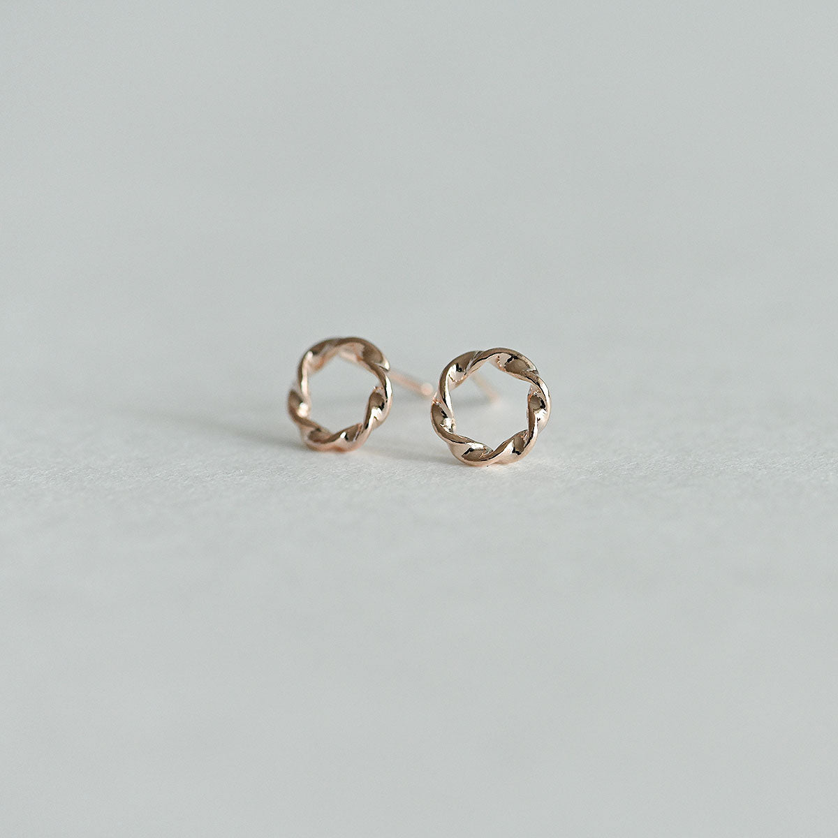 Twilly Stud Earrings (2 Colors).