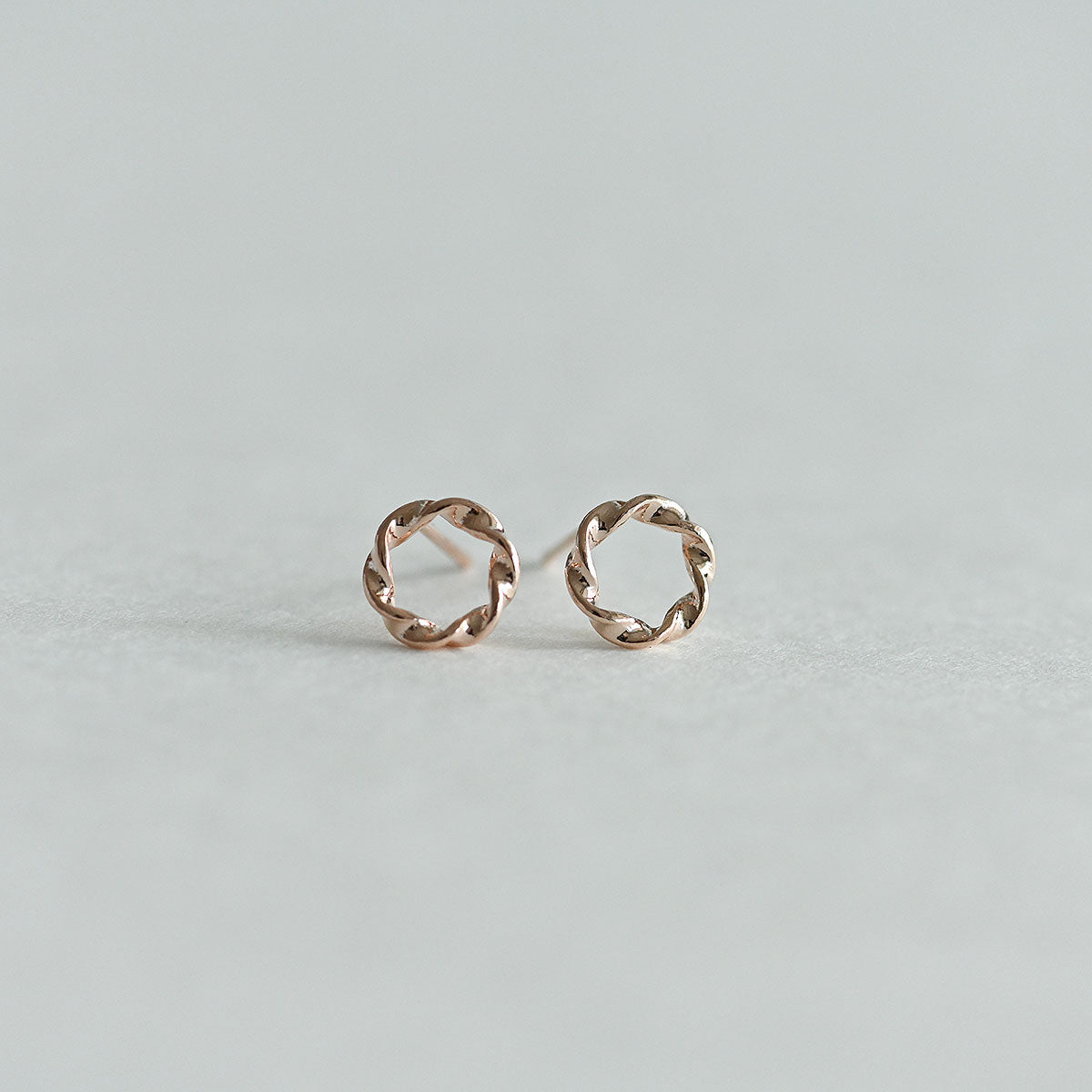 Twilly Stud Earrings (2 Colors).